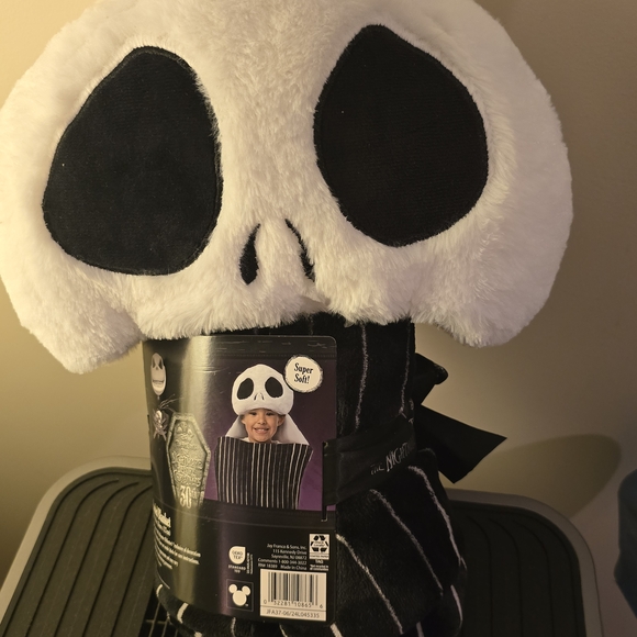 Disney Black and White Plush Hooded Blanket - Picture 1 of 3